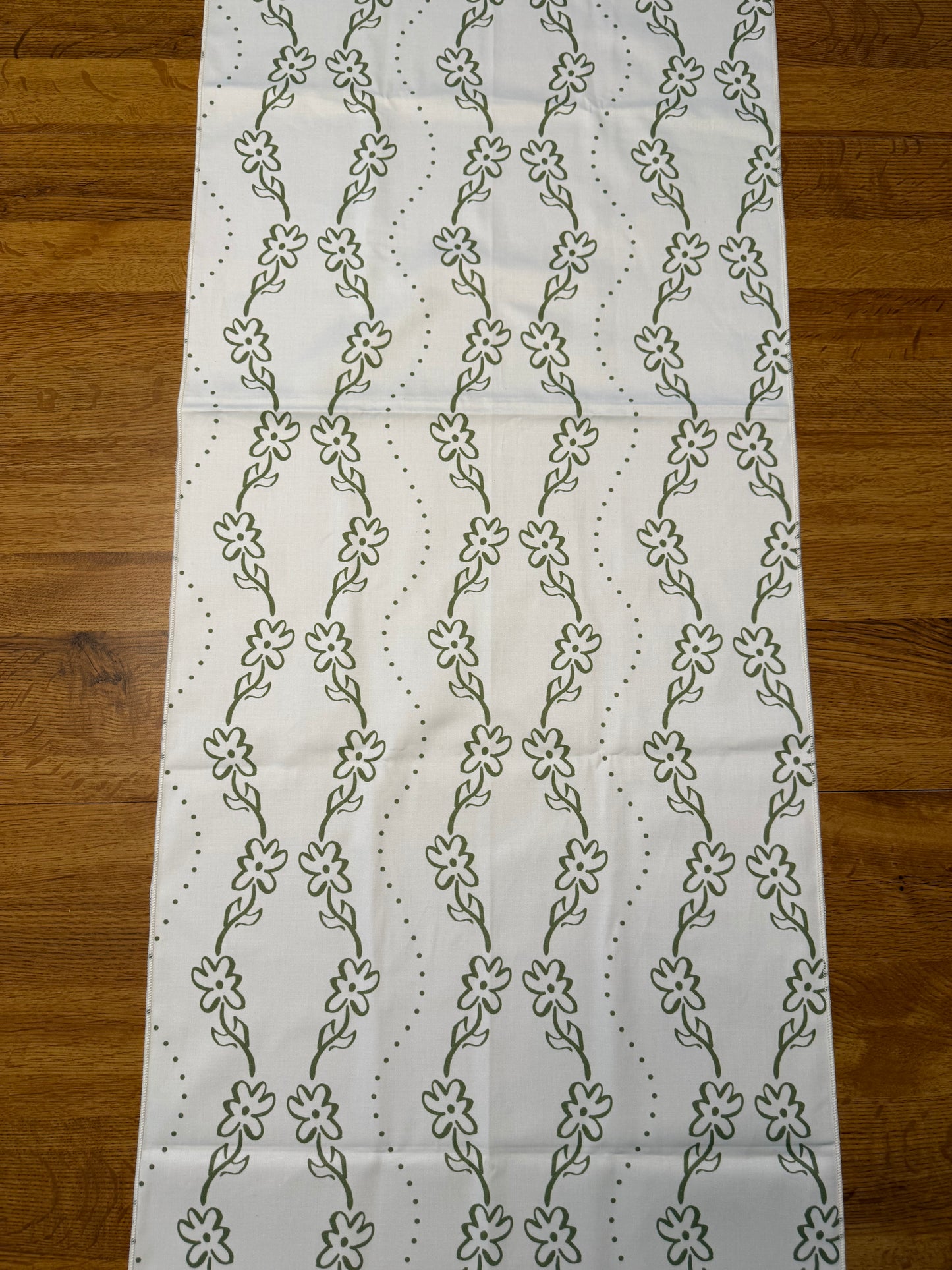 Table Runner in Jardim do Mar Green - Britt's Funky Stitch x Ceae Shop