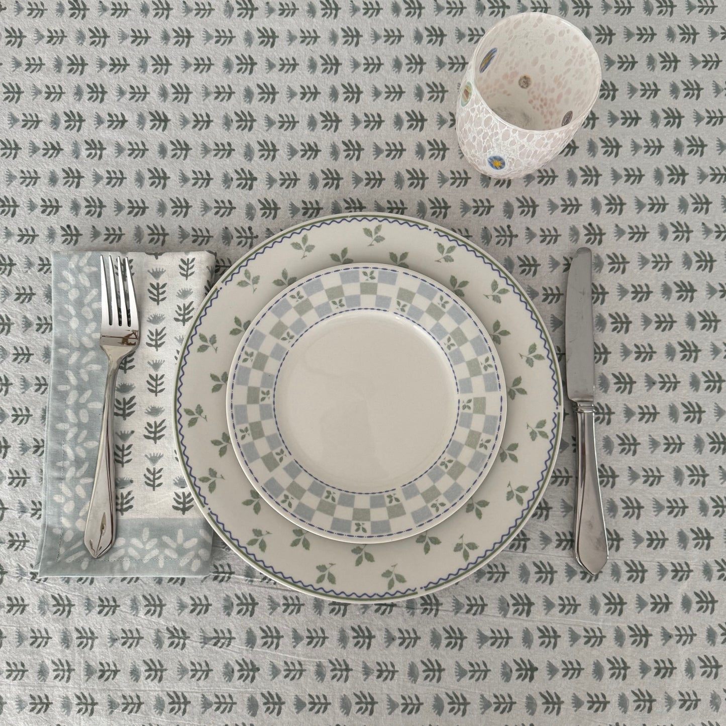 Claire Dinner Napkin in Serene
