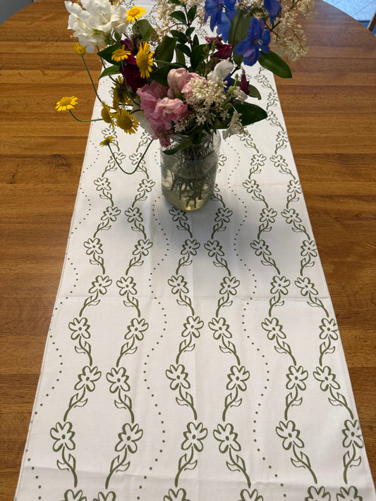Table Runner in Jardim do Mar Green - Britt's Funky Stitch x Ceae Shop